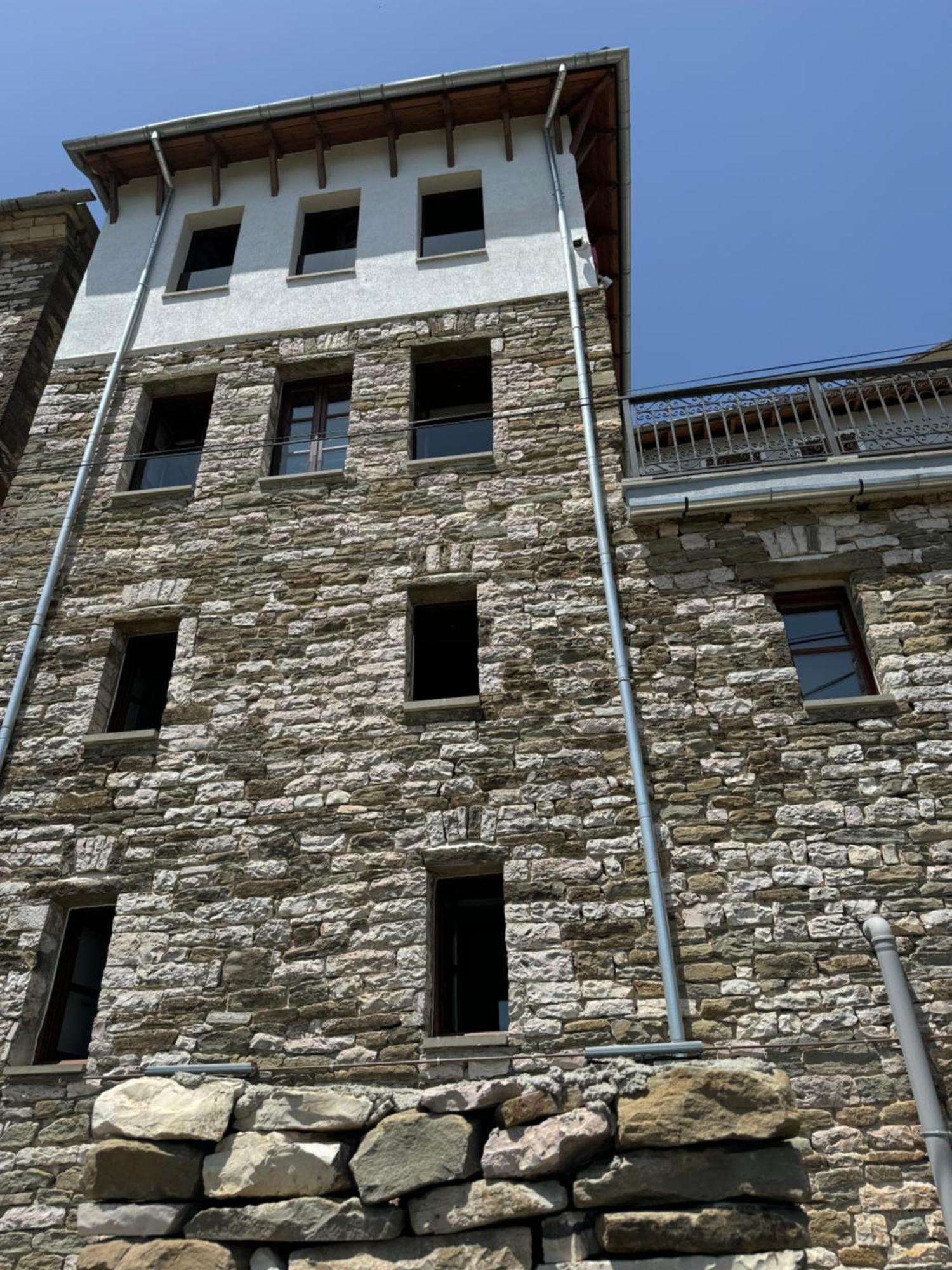 Dam Stone Boutique Hotel Gjirokastër Dış mekan fotoğraf