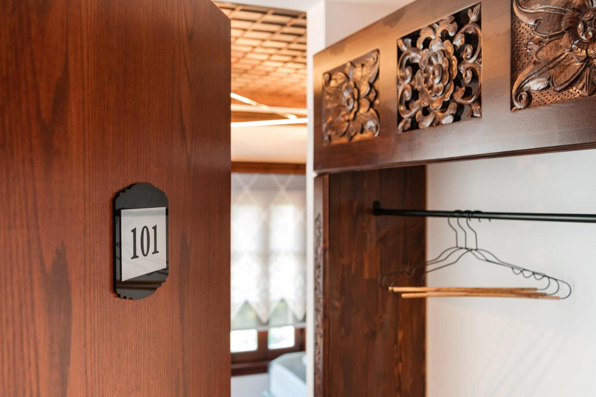 Dam Stone Boutique Hotel Gjirokastër Dış mekan fotoğraf